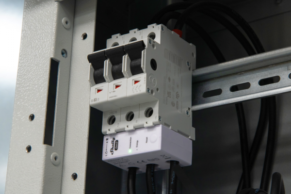 Shelly · Hutschiene · "3EM-63T Gen3" · Stromzähler